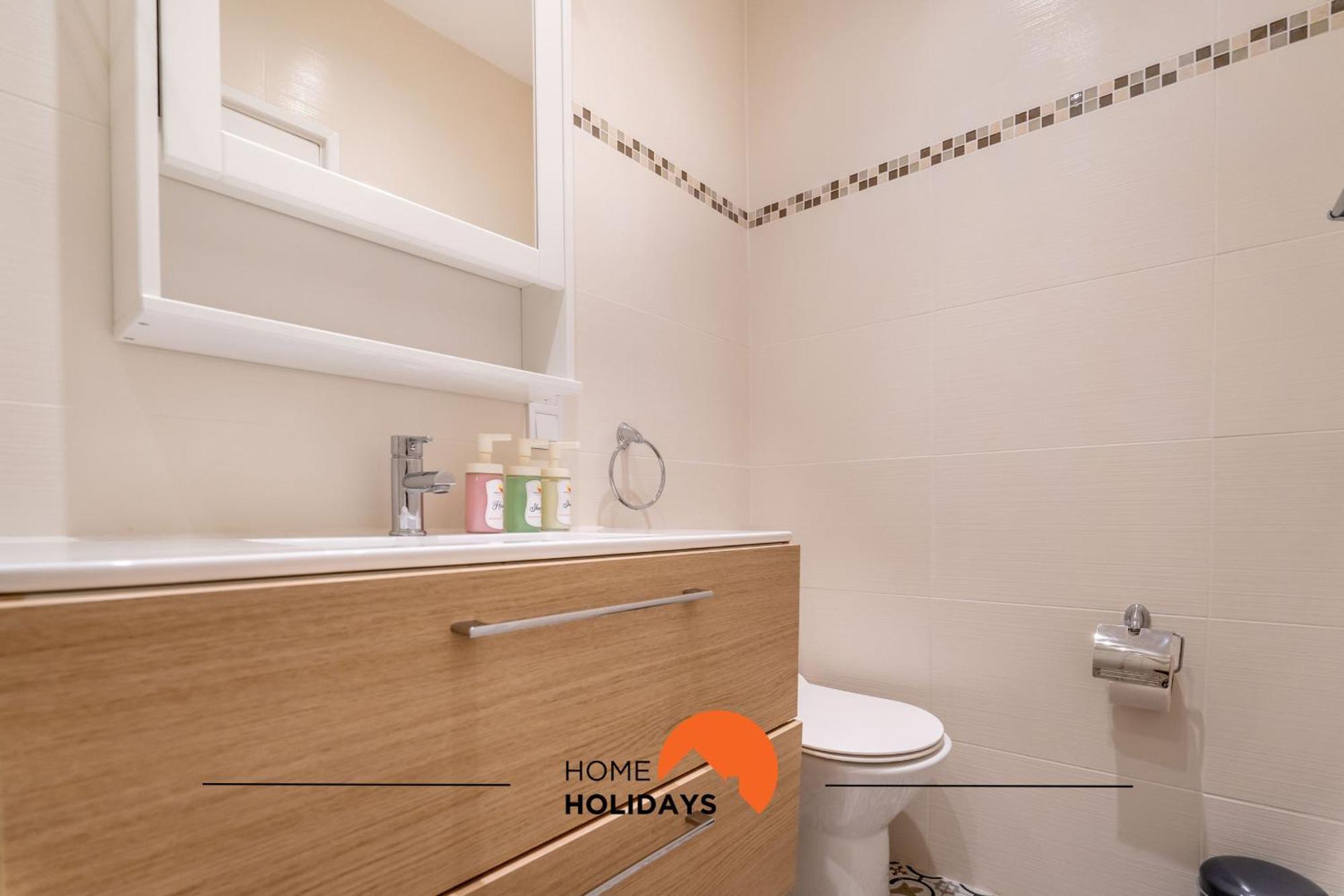 #164 Saradel 42 By Holidays Apartment *